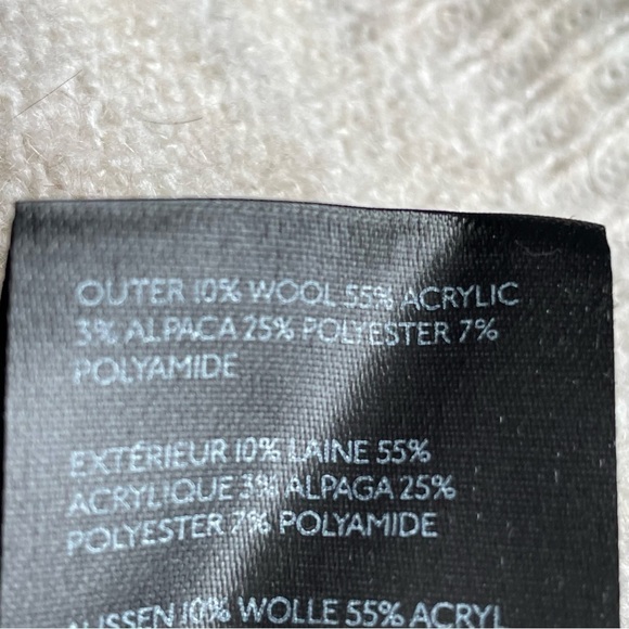 Urban Outfitters Oversized Wool Blend Fuzzy Sweater - Picture 4 of 8